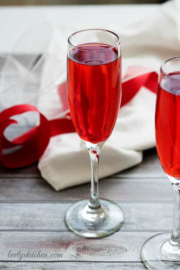 Champagne grenadine spritzer is an﻿ elegant yet simple and refreshing beverage made with bubbly pink moscato champagne and cherry flavored grenadine.