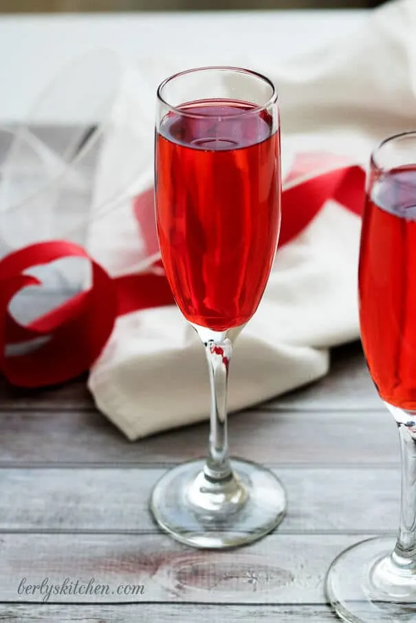 Champagne grenadine spritzer is an﻿ elegant yet simple and refreshing beverage made with bubbly pink moscato champagne and cherry flavored grenadine.
