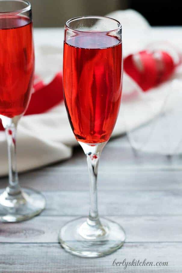 Champagne grenadine spritzer is an﻿ elegant yet simple and refreshing beverage made with bubbly Pink Moscato champagne and cherry flavored grenadine.