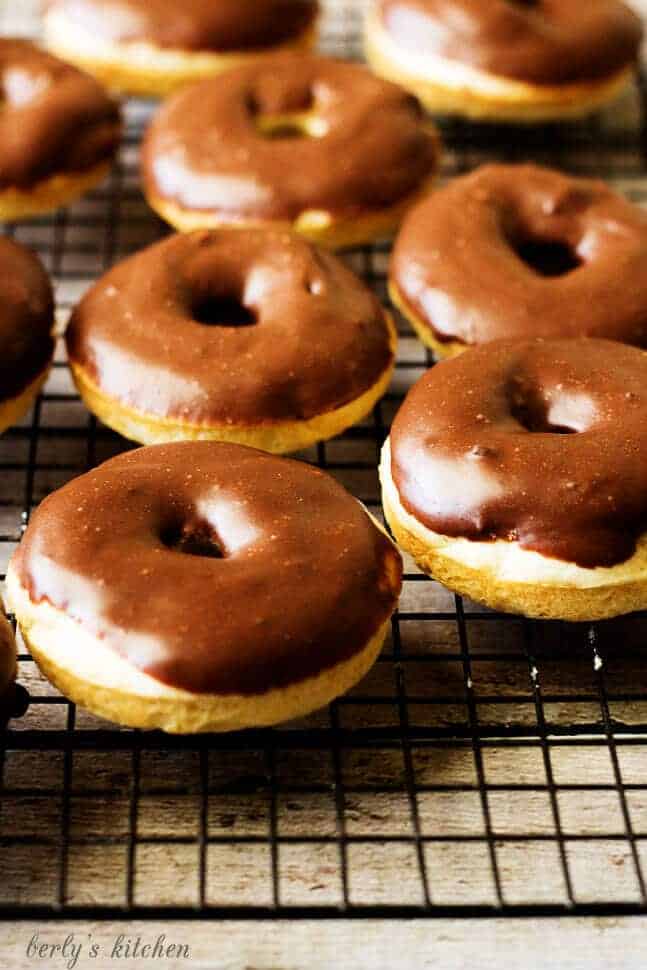 Treat yourself to our vanilla cake donuts with fudgy nutella glaze for a decadent, sweet treat. It's perfect for breakfast or dessert!