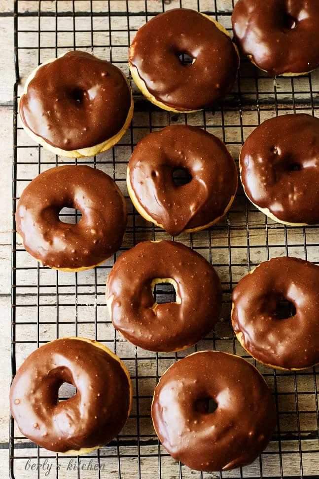 Treat yourself to our vanilla cake donuts with fudgy Nutella glaze for a decadent, sweet treat. It's perfect for breakfast or dessert!