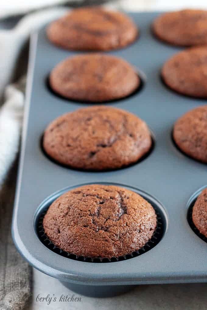 A close-up picture of the cooked chocolate cupcakes.