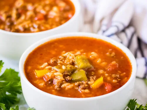 The finished instant pot stuffed pepper soup served in bowls.