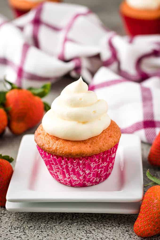 Strawberry champagne cupcakes 6 strawberry champagne cupcakes