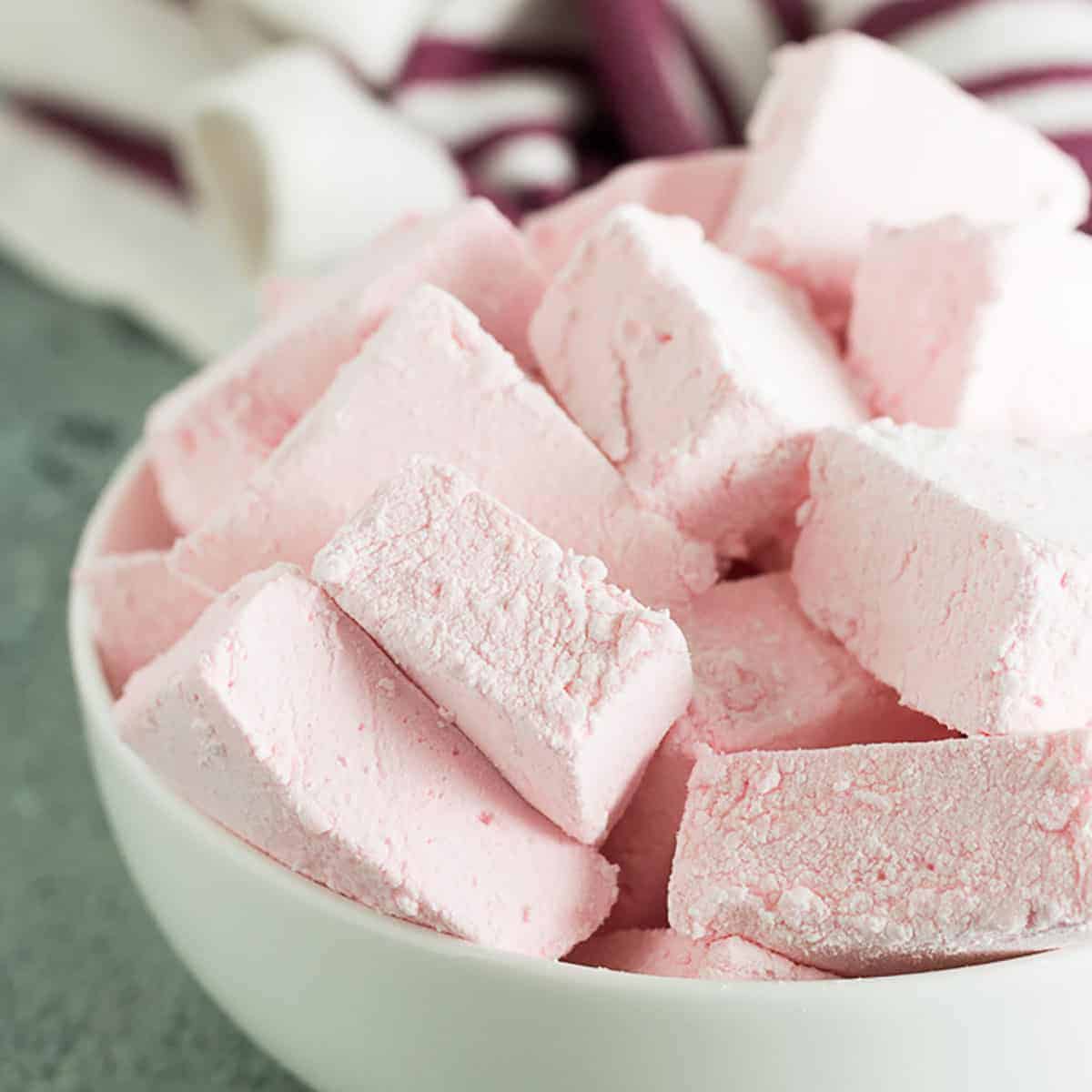 Homemade Fresh Strawberry Marshmallows - The Kitchen McCabe