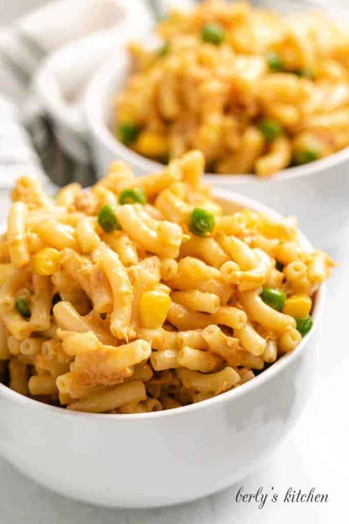 An up-close view of the finished pasta in bowls.