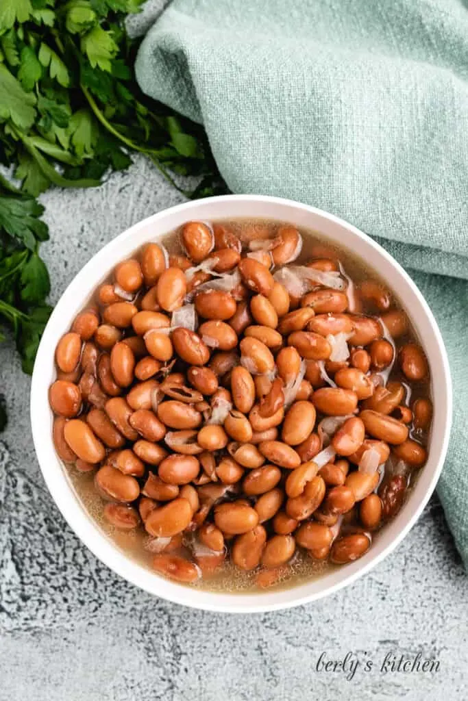 An aerial view of the finished beans in a bowl.