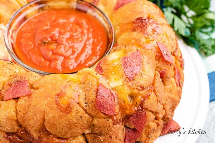 An up-close view of the cheesy pizza monkey bread.