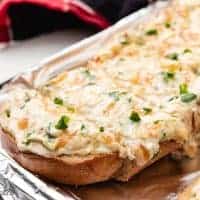 The cheesy jalapeno popper bread cut into slices.