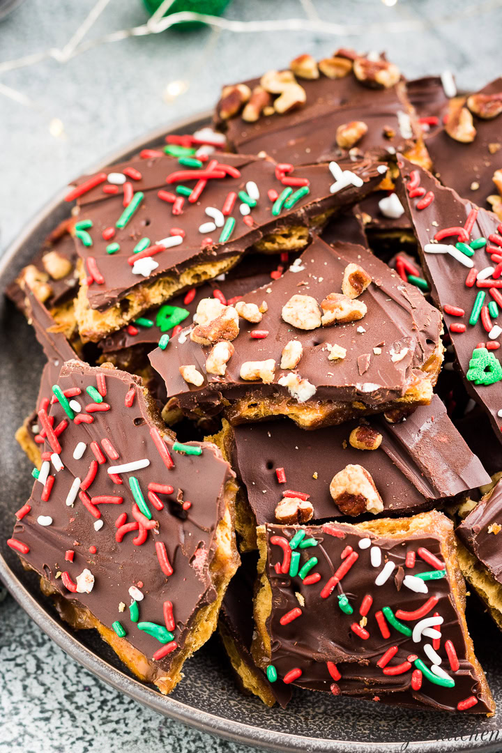 cropped-Saltine-Cracker-Toffee-9.jpg
