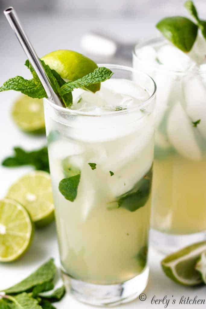 Easy mojito recipe in two glasses.