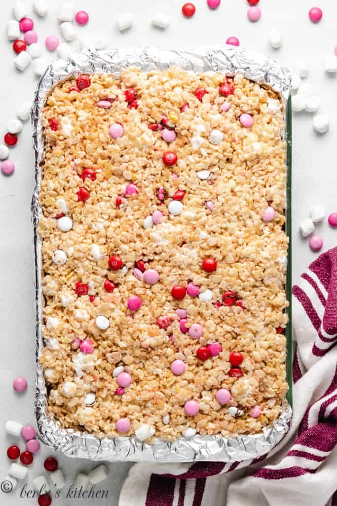 Rice krispie treats in a rectangle dish.