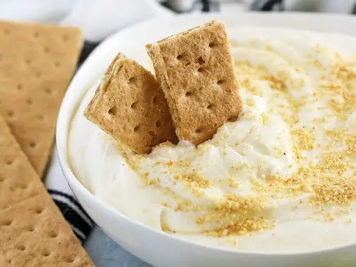 Key lime dip with graham crackers.