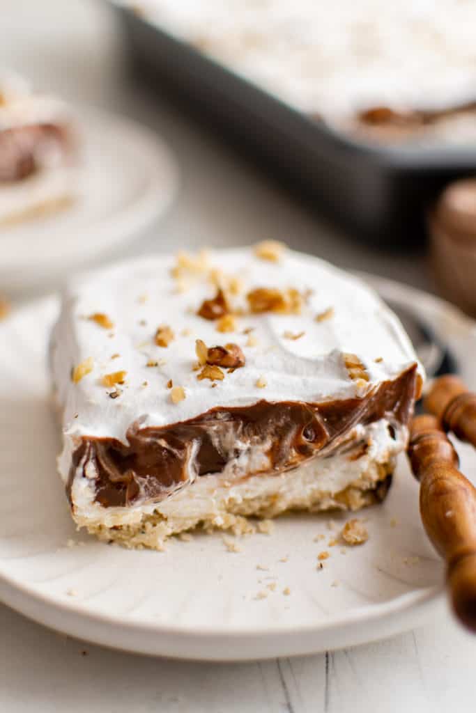 Serving of chocolate lasagna on a plate.