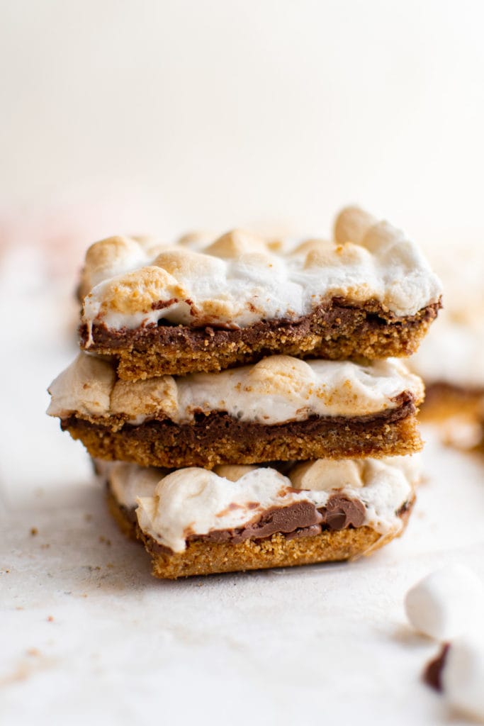 Side view of s'mores snack bars.