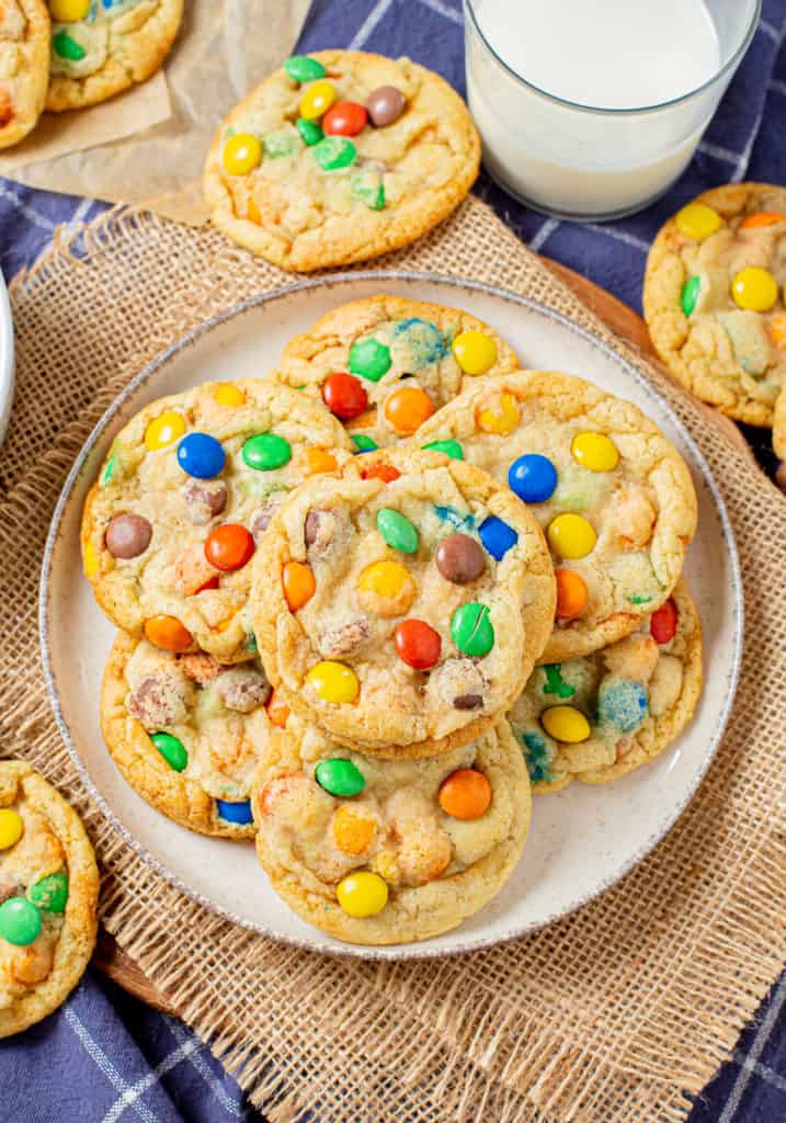 Top down view of a plate of cookies.