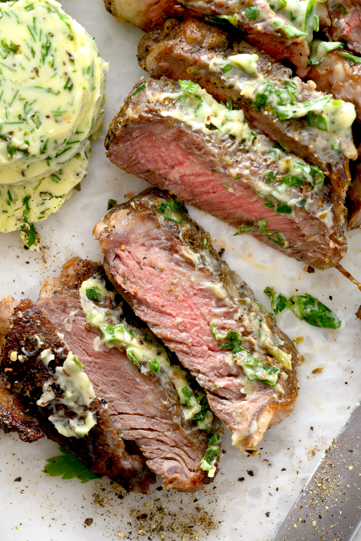 Pan Seared Steak With Compound Butter - Grillseeker