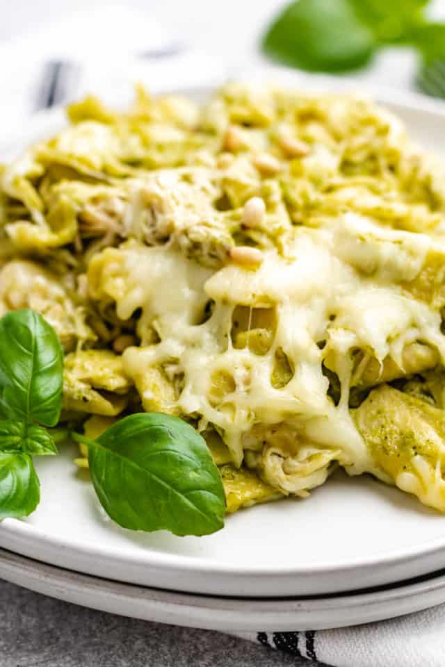 Crockpot Chicken Pesto Pasta