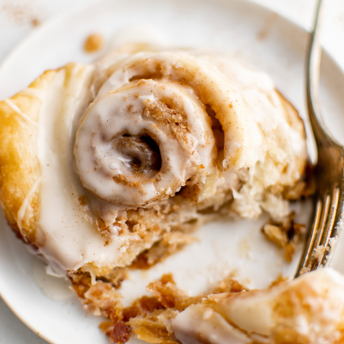 Puff pastry cinnamon rolls