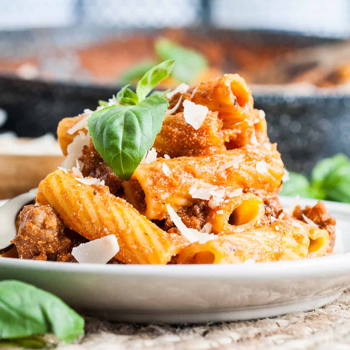 Rigatoni pasta with cottage cheese