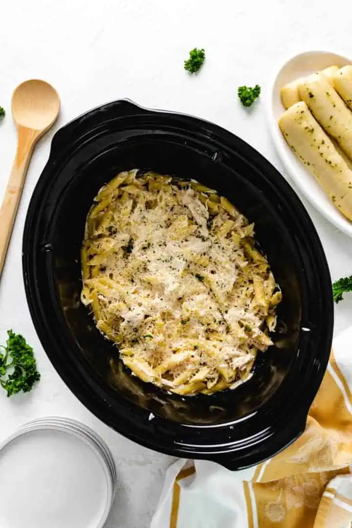 Italian chicken pasta in the slow cooker.