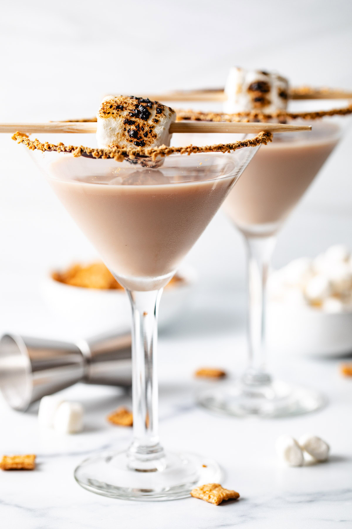 Side view of a s'mores drink.