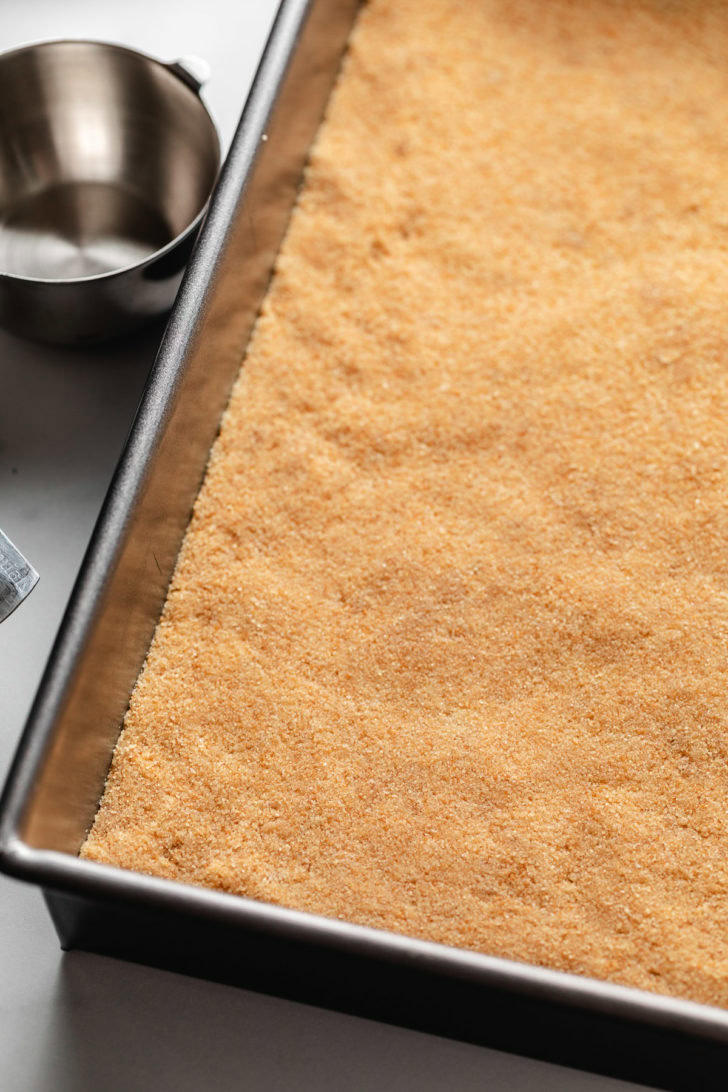 Pan holding a cookie crust.