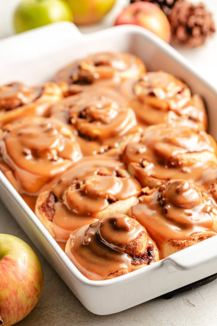 Pan filled with cinnamon rolls.