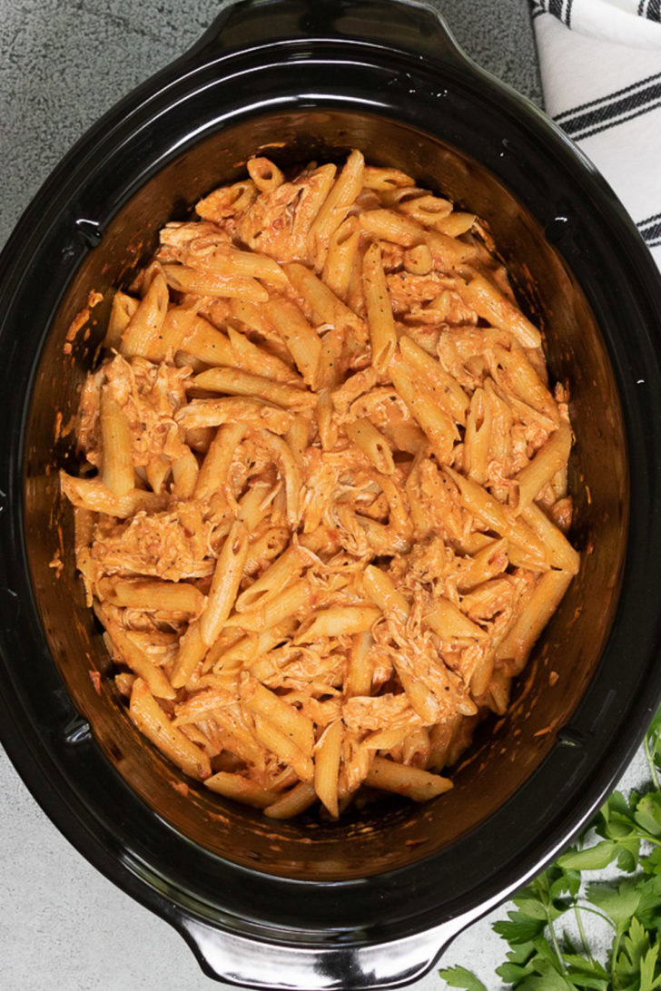 Creamy chicken pasta in a slow cooker.